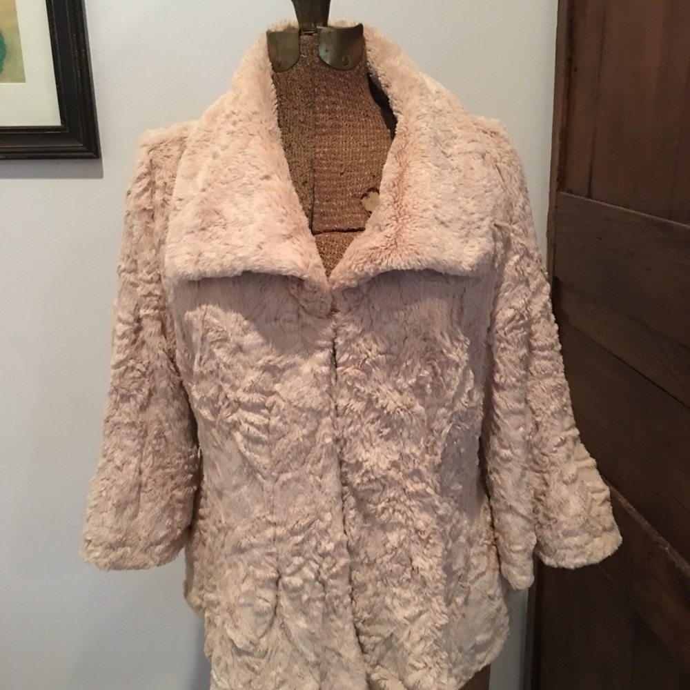 Cream colored Faux fur jacklet.